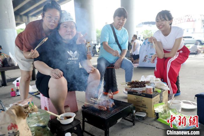 （寻味中华 | 饮食）中秋烤肉，宝岛过节的仪式感